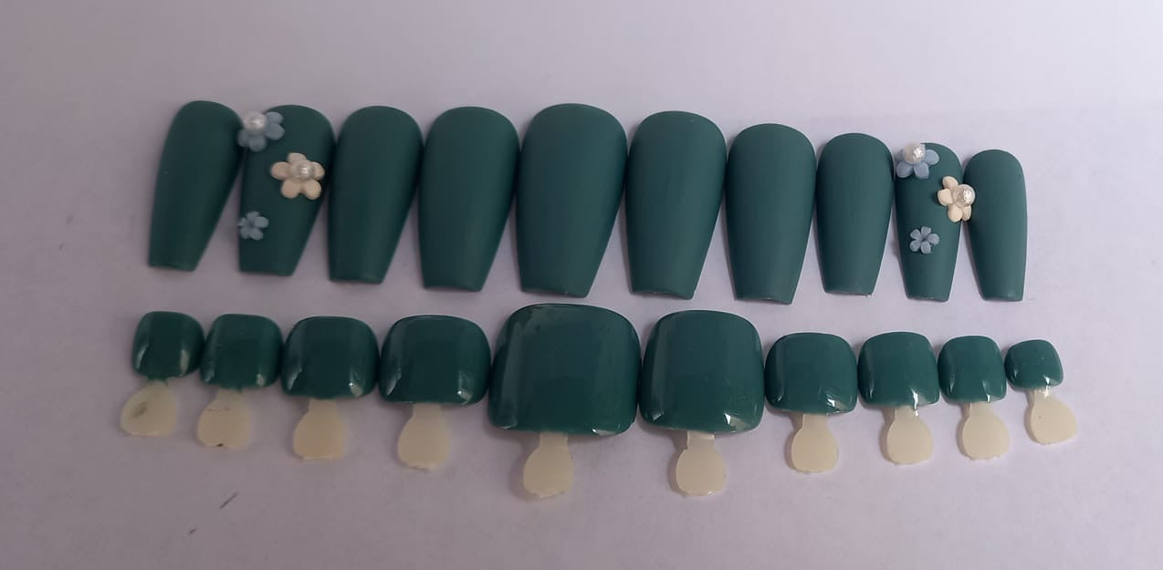 CNCS01 Customized Nails Combo Series 10pcs Hand Nails 10pcs Toe Nails with Nail Art Application Kit